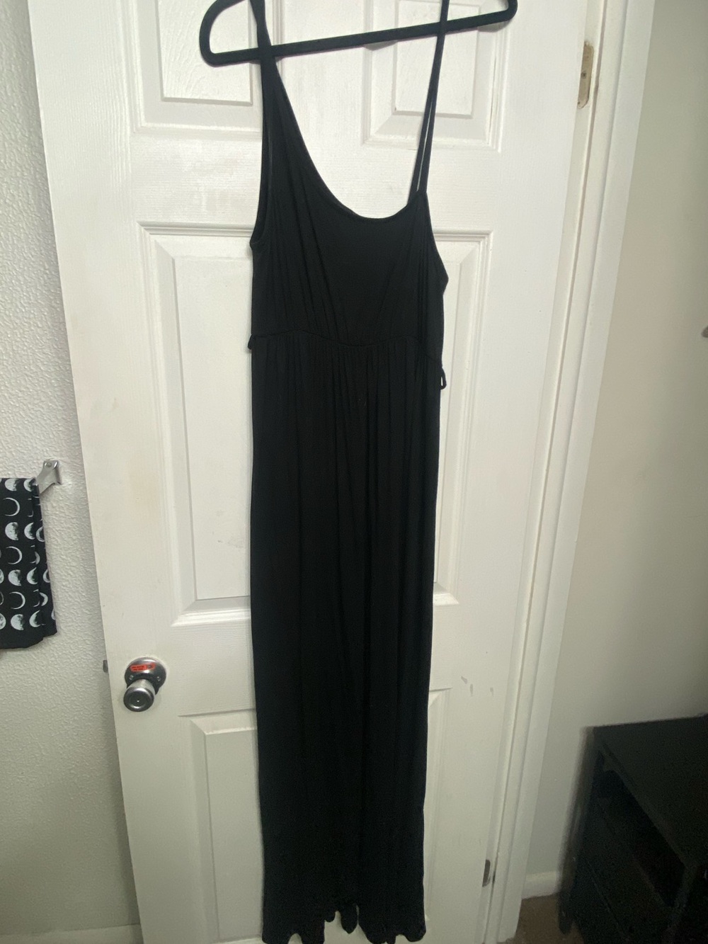 Emerald Black Sleeveless Maxi Dress with Scoop Neck